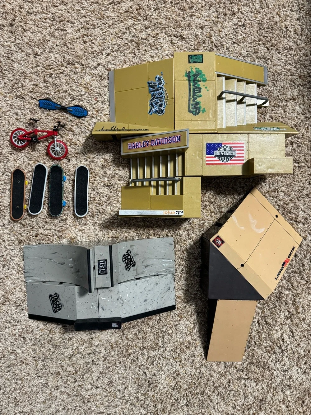 Tech Deck Ramp and Fingerboard Lot - Picture 1 of 6